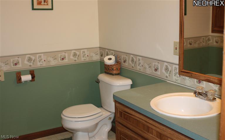 9119 Yale Road Diamond, OH 44412 - Photo 18 of 25 Upper Full Bath