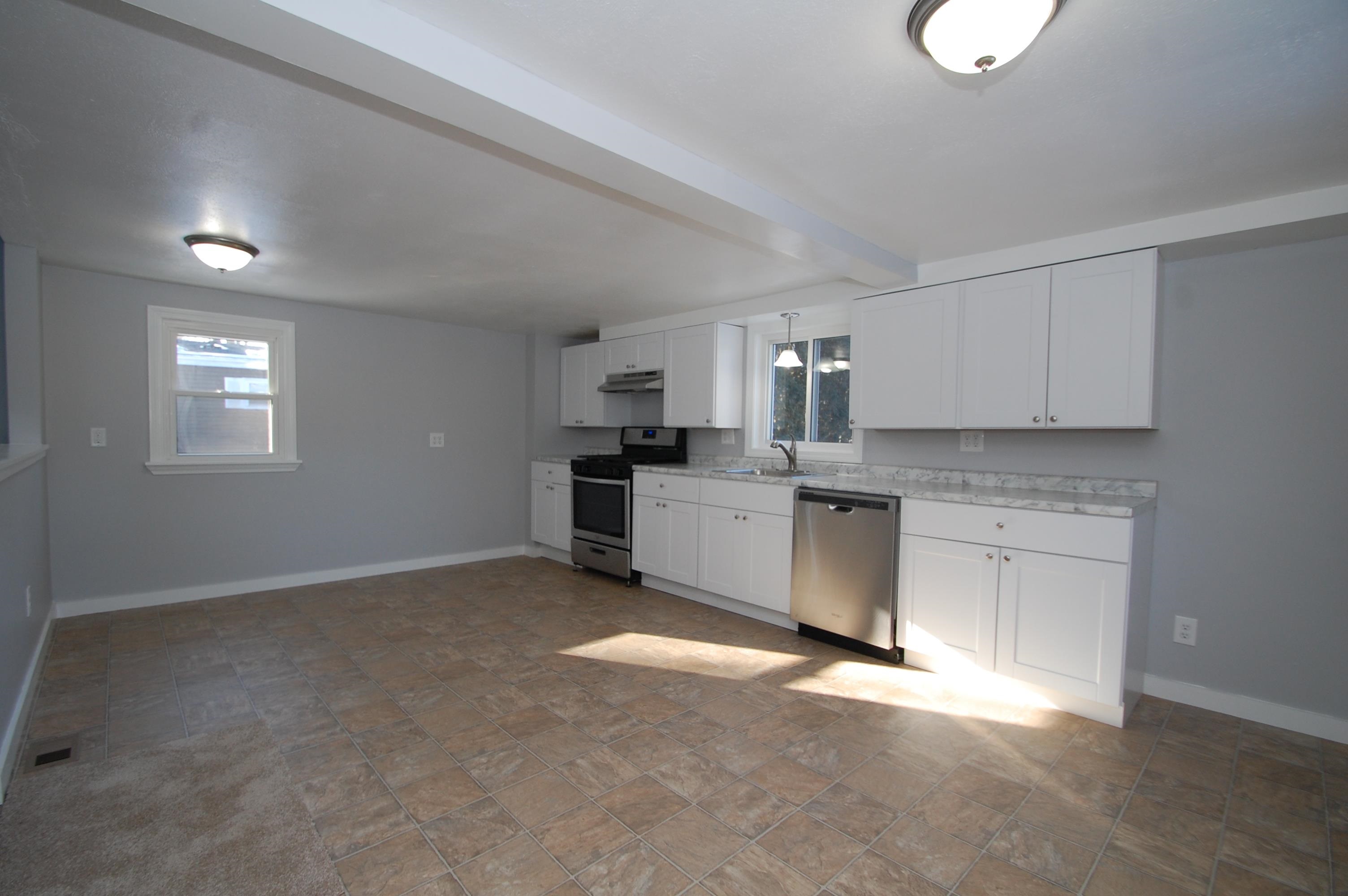 5 Buddy Street Hooksett, NH 03106 - Photo 3 of 15