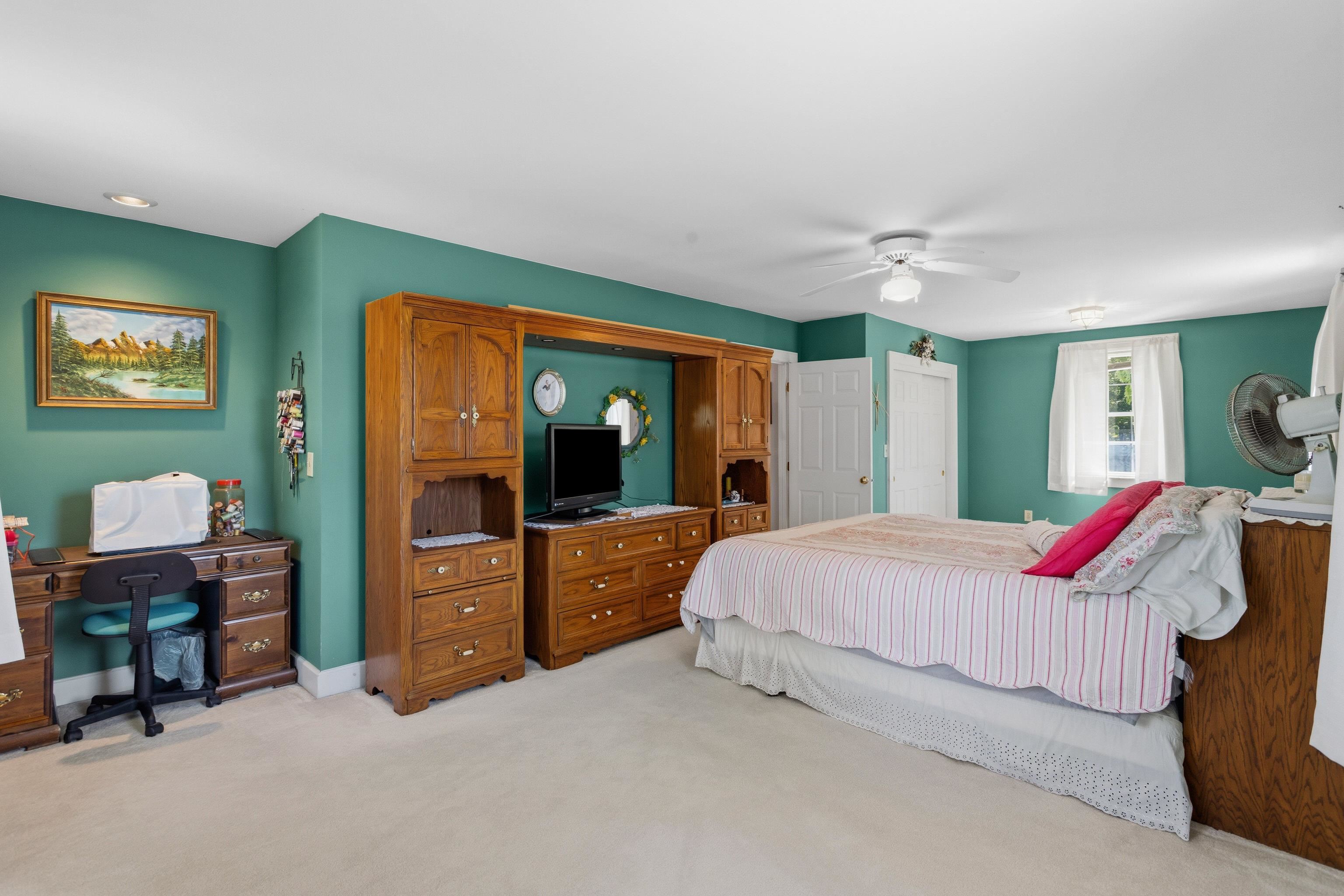 611 Coolidge Avenue Manchester, NH 03102 - Photo 31 of 55