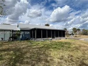$1,700 | 1041 River Run, LaBelle, FL 33935