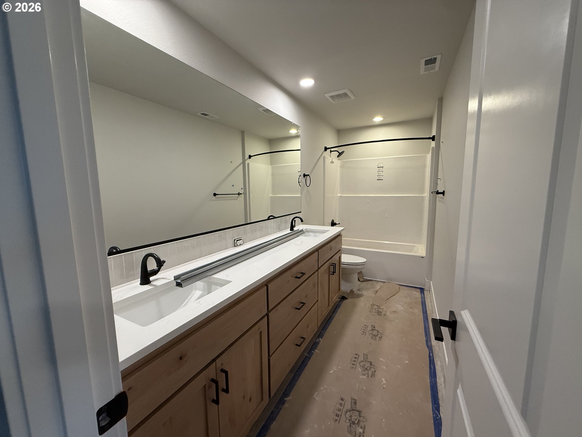 729 Southeast 34th Street Battle Ground, WA 98604 - Photo 12 of 32 Kitchen