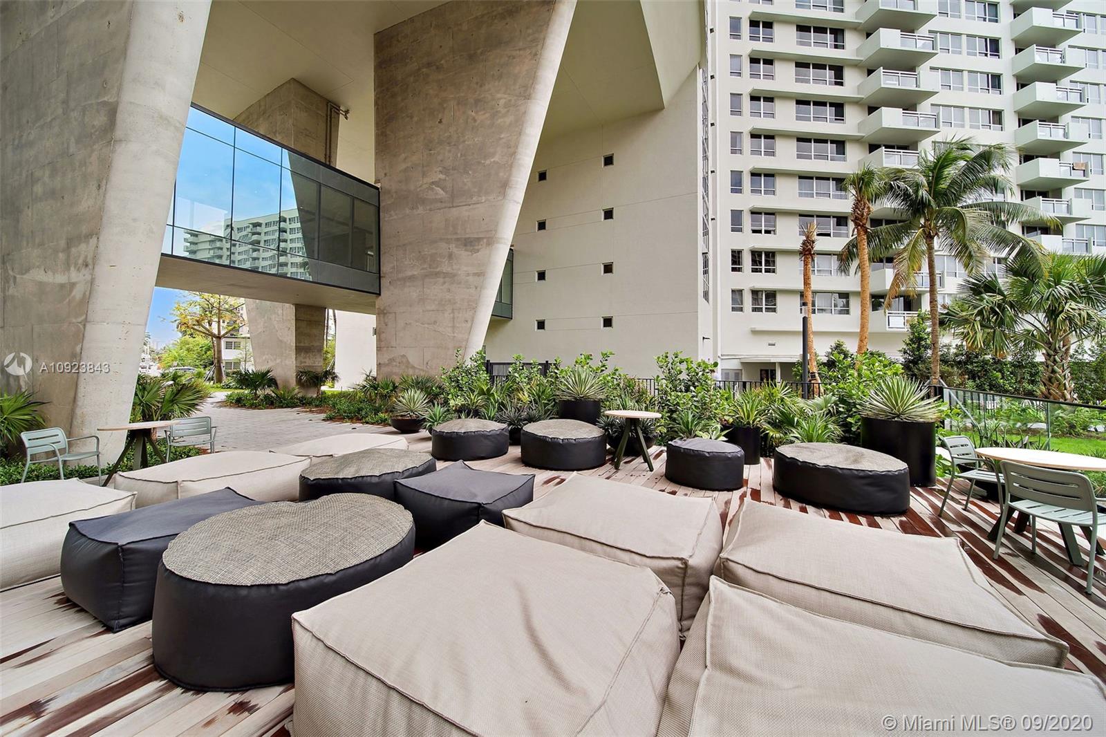 1500 Bay Road, Unit S1154 Miami Beach, FL 33139 - Photo 20 of 70