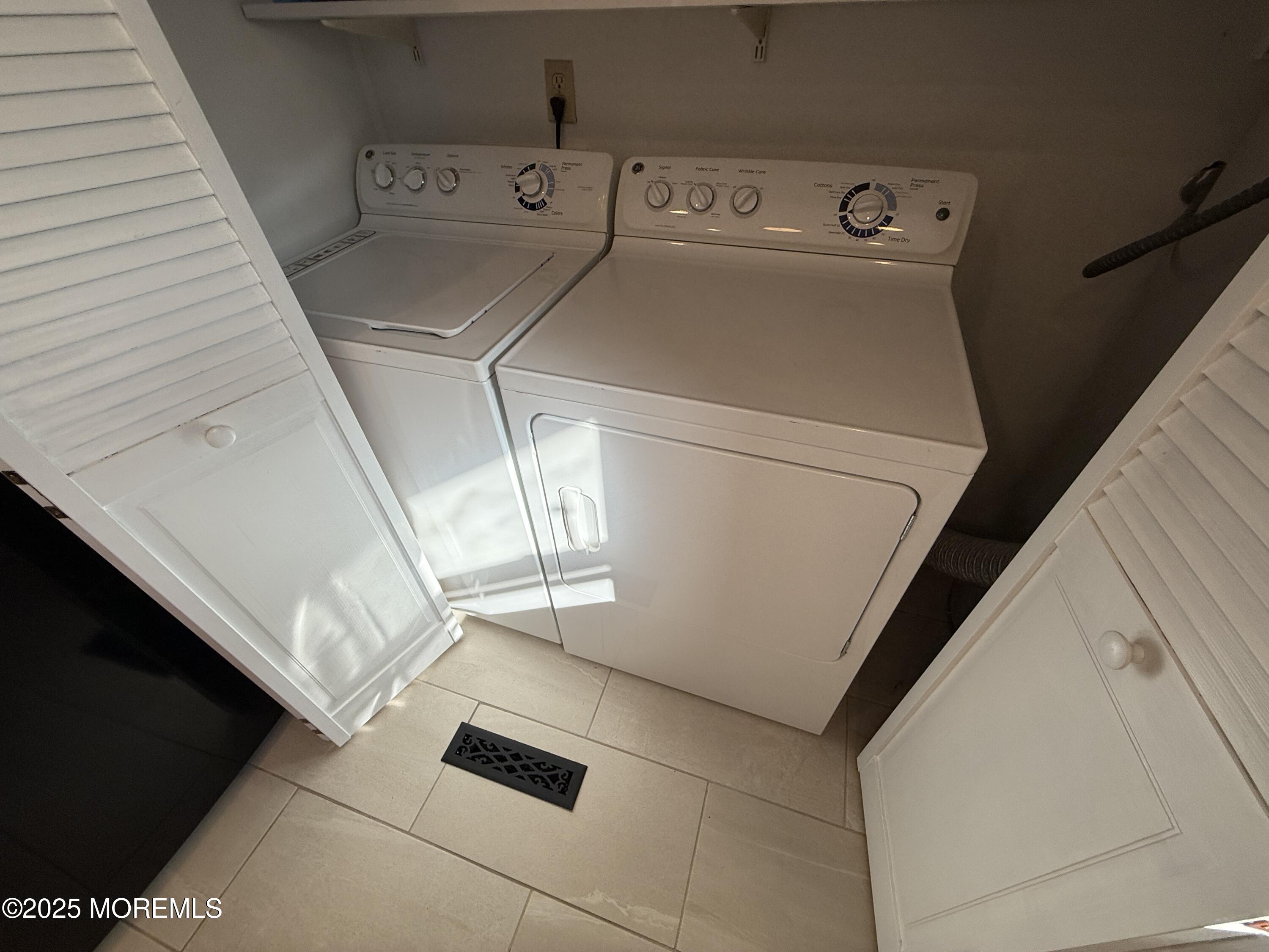 220 B Center Street Tuckerton, NJ 08087 - Photo 19 of 54 a utility room with dryer and washer