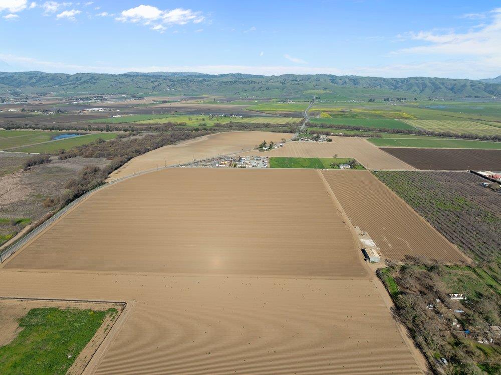 0 Bloomfield Avenue Gilroy, CA 95020 - Photo 7 of 17 a view of a big room with an outdoor space