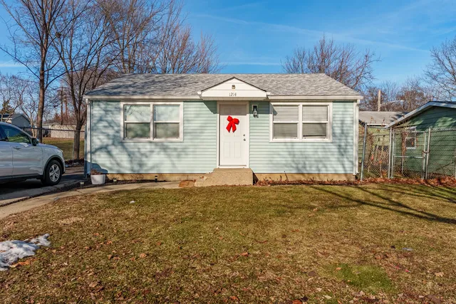 $185,000 | 1214 East Galena Boulevard, Aurora, IL 60505