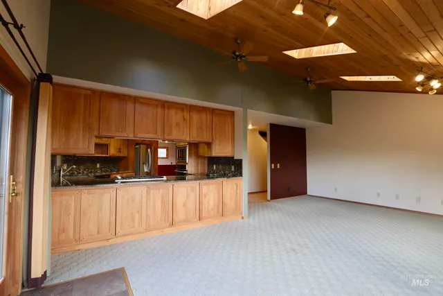 $1,050,000 | 1096 Eid Road, Moscow, ID 83843