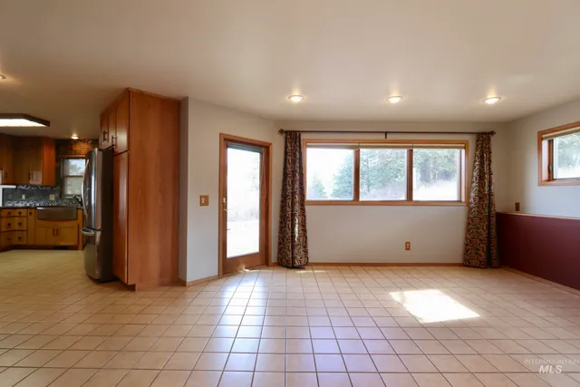 $1,050,000 | 1096 Eid Road, Moscow, ID 83843