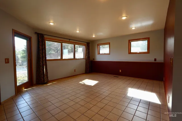 $1,050,000 | 1096 Eid Road, Moscow, ID 83843