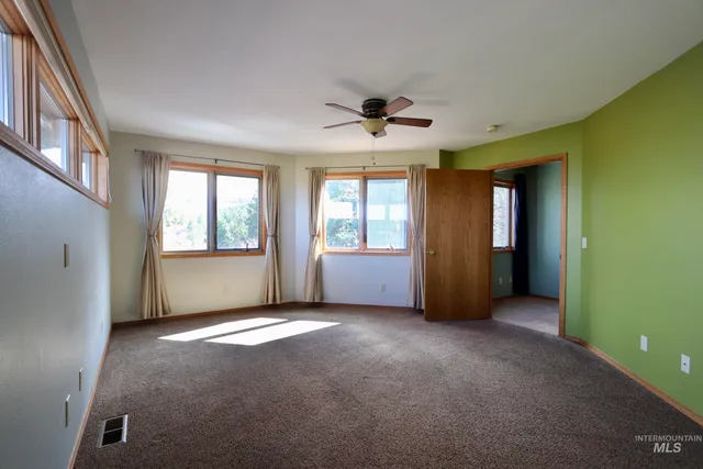 $1,050,000 | 1096 Eid Road, Moscow, ID 83843