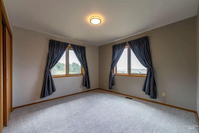 $1,050,000 | 1096 Eid Road, Moscow, ID 83843