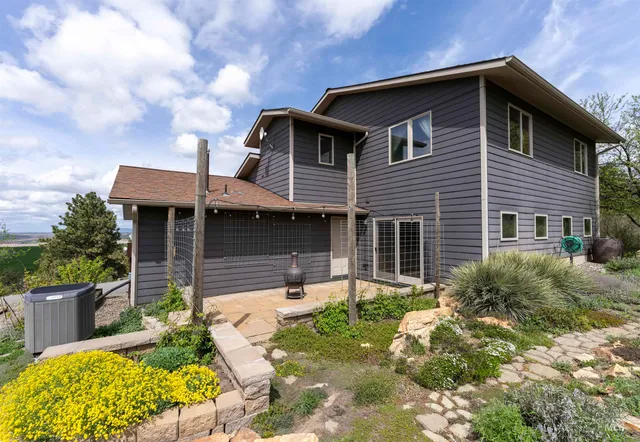 $1,050,000 | 1096 Eid Road, Moscow, ID 83843