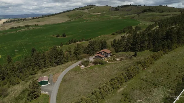 $1,050,000 | 1096 Eid Road, Moscow, ID 83843