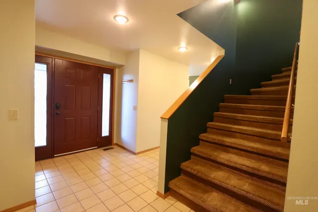 $1,050,000 | 1096 Eid Road, Moscow, ID 83843