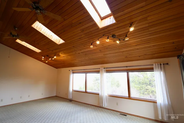 $1,050,000 | 1096 Eid Road, Moscow, ID 83843