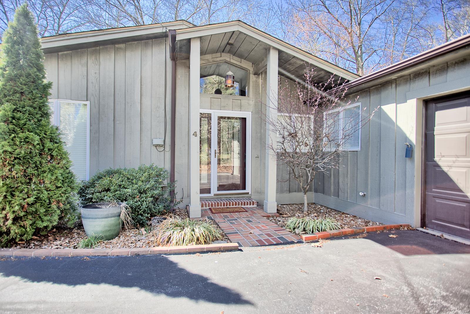 1004 Main Street Alton, IL 62002 - Photo 1 of 40 Gallery Image 1