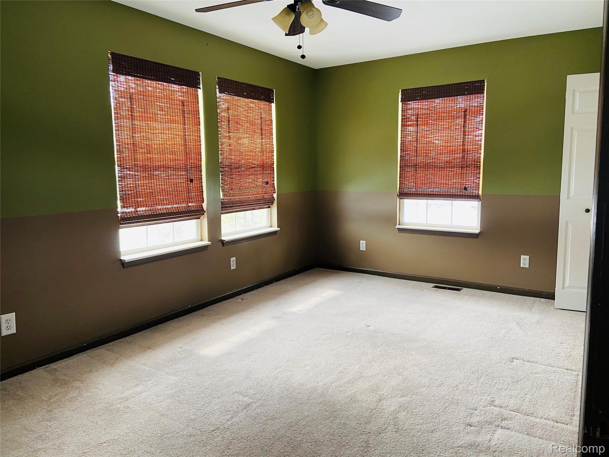 21161 Springhill Street Romulus, MI 48174 - Photo 28 of 37 IMG_1241.jpg