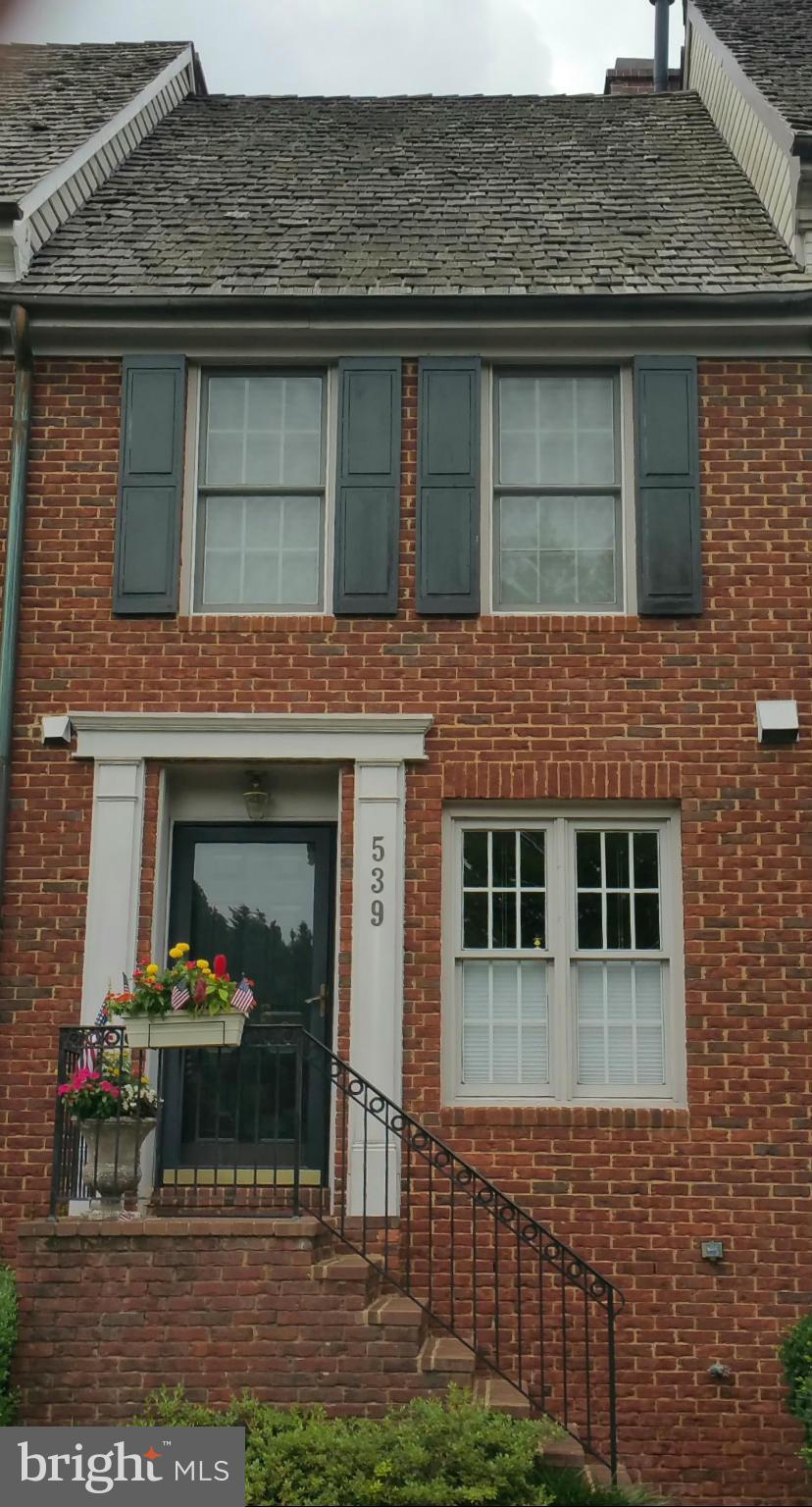 539 Tschiffely Square Road Gaithersburg, MD 20878 - Photo 1 of 30 Exterior (Front)