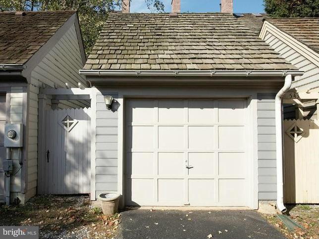 539 Tschiffely Square Road Gaithersburg, MD 20878 - Photo 26 of 30 Exterior (Rear)