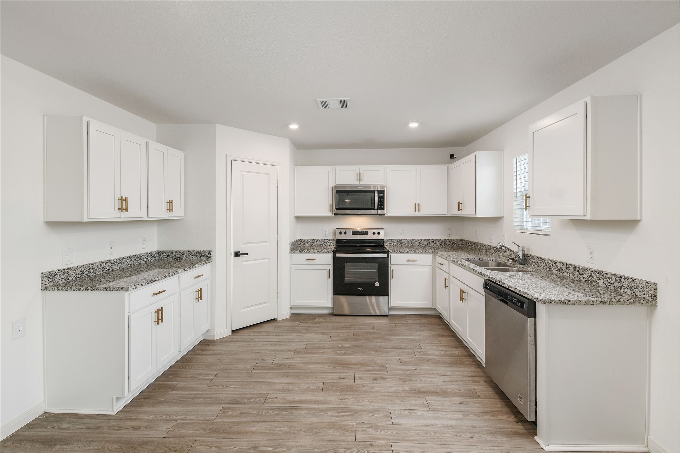 6037 Toby Bend Bryan, TX 77807 - Photo 9 of 22 Gallery Image 9