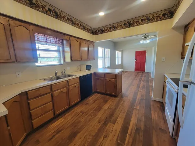 $229,900 | 215 Cedar Court, Graham, TX 76450