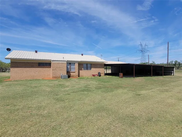 $229,900 | 215 Cedar Court, Graham, TX 76450