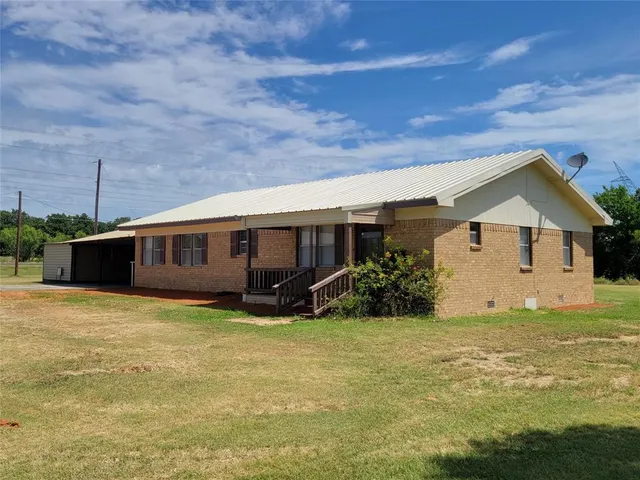 $229,900 | 215 Cedar Court, Graham, TX 76450