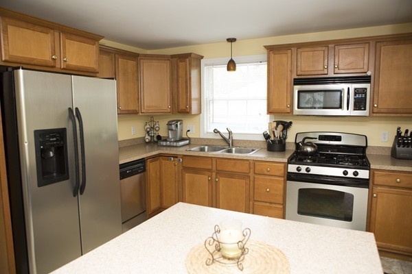 280 Russell Road Westfield, MA 01085 - Photo 4 of 23 Gallery Image 4