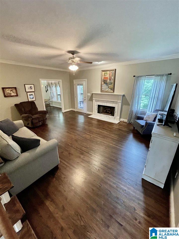 1046 Crest Road Leeds, AL 35094 - Photo 7 of 36