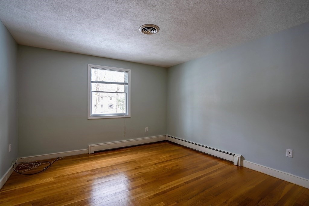 16 Beverly Road Bedford, MA 01730 - Photo 18 of 34 Gallery Image 18