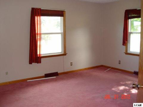 11630 Laird Road Brooklyn, MI 49230 - Photo 4 of 12 20099483-3.JPG