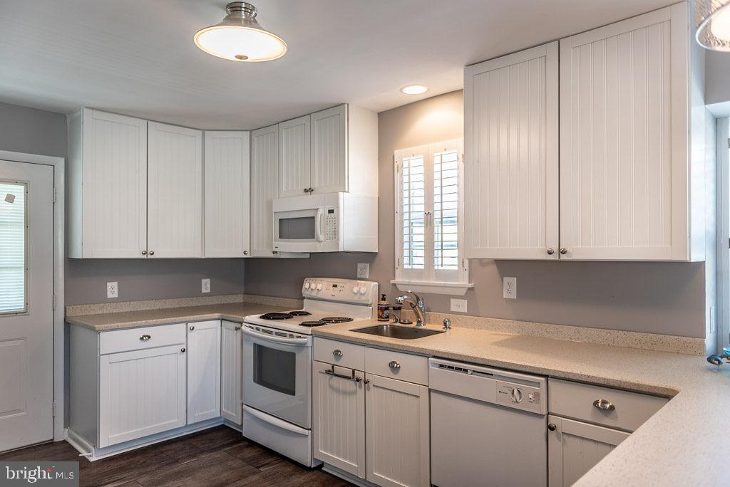 13903 Sailing Road Ocean City, MD 21842 - Photo 12 of 70 Kitchen