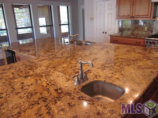 10650 Morning View Court Baton Rouge, LA 70817 - Photo 19 of 48 Granite on island