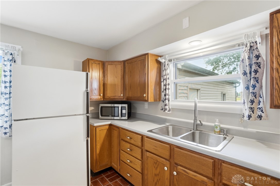 8251 Arlington Road Brookville, OH 45309 - Photo 12 of 29