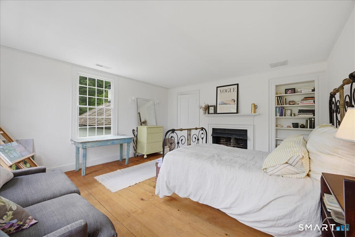 8 Meeting House Road Haddam, CT 06438 - Photo 31 of 40 One of five bedrooms