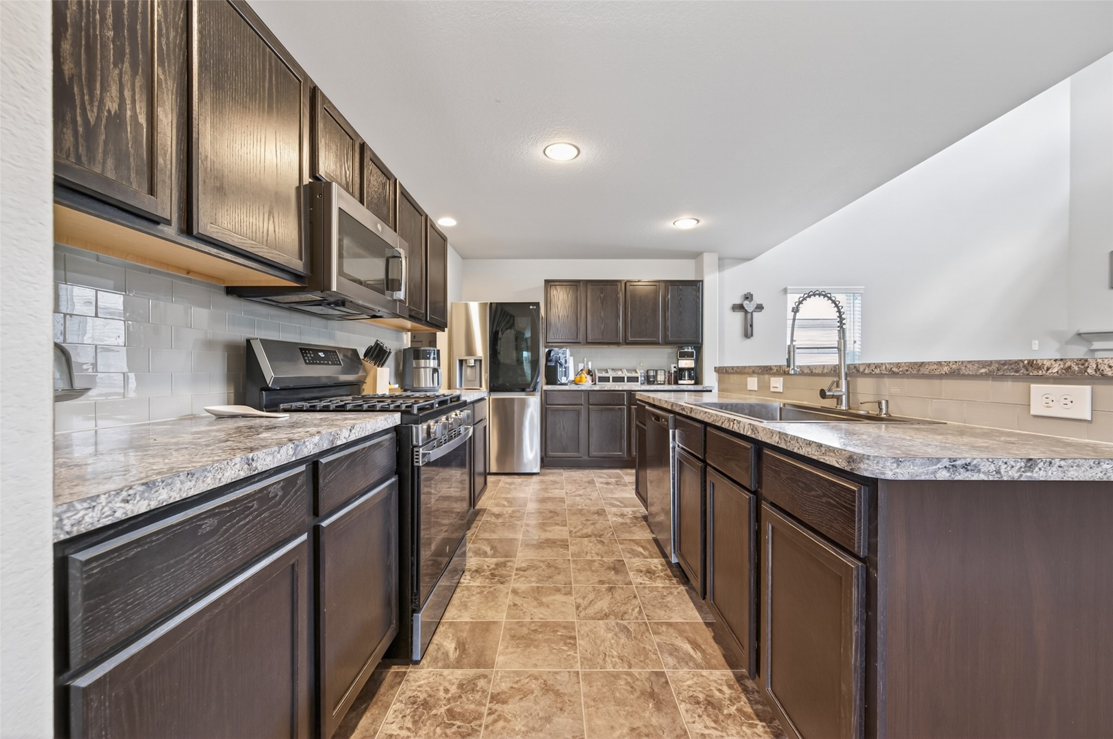 2902 Silverhorn Lane Rosenberg, TX 77471 - Photo 11 of 47