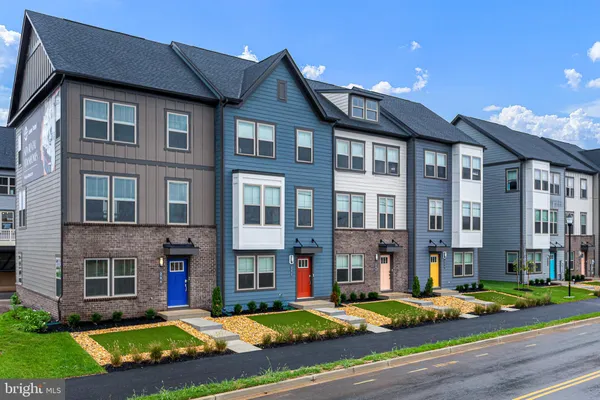 $2,860 | 240 Monroe Avenue, Frederick, MD 21701