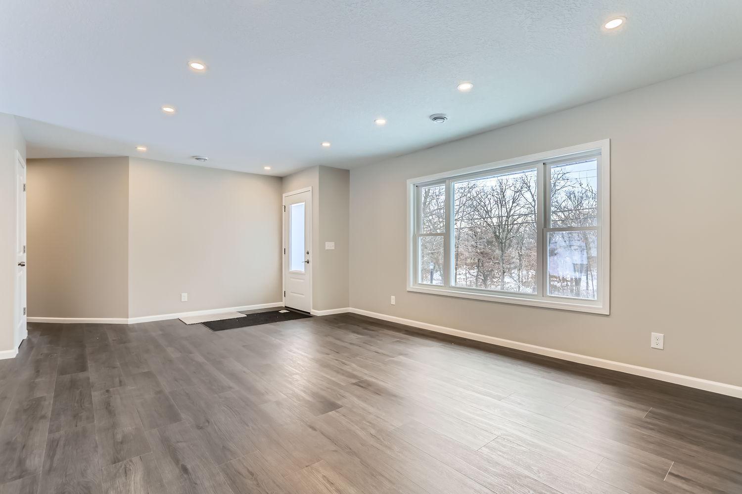 2740 County Road East New Brighton, MN 55112 - Photo 6 of 40 Gallery Image 6
