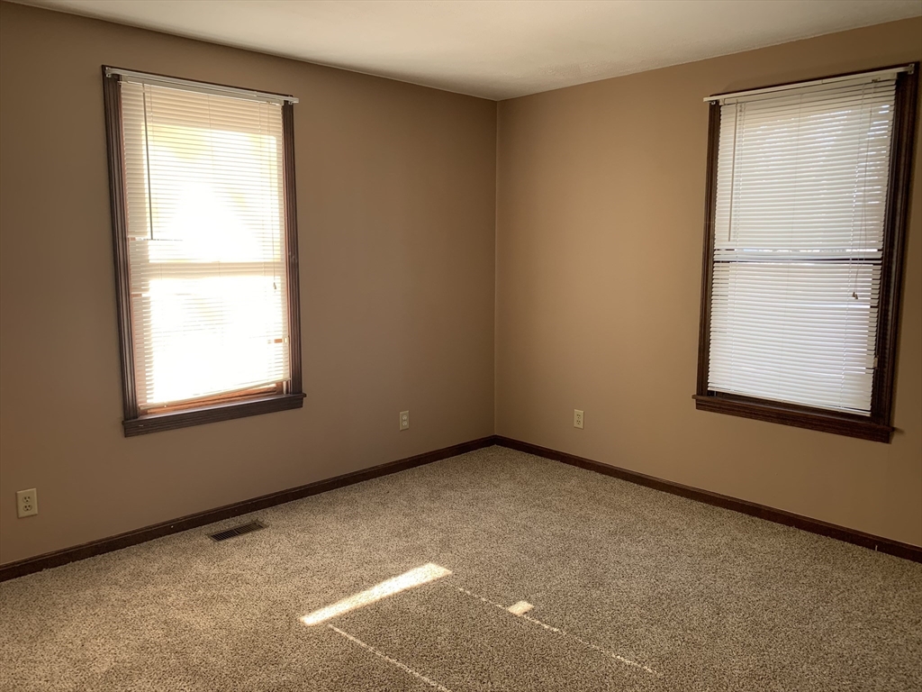 355 Field Street, Unit 1 Fall River, MA 02721 - Photo 3 of 7