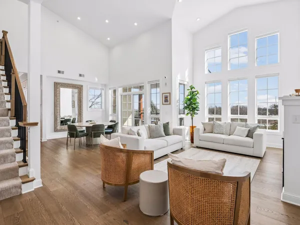 $950,000 | 4901 Hawthorne Court, Unit 303, Edina, MN 55436