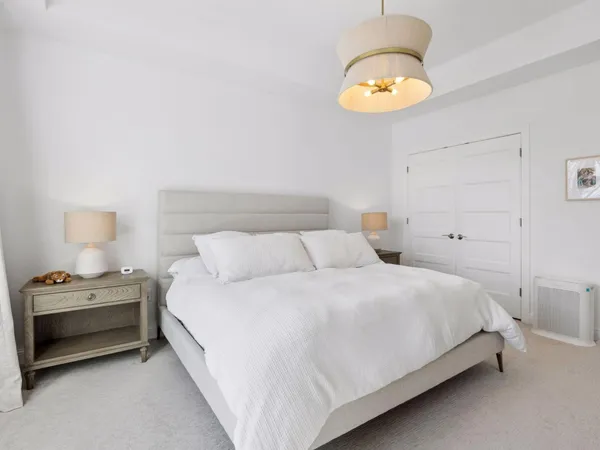 $950,000 | 4901 Hawthorne Court, Unit 303, Edina, MN 55436