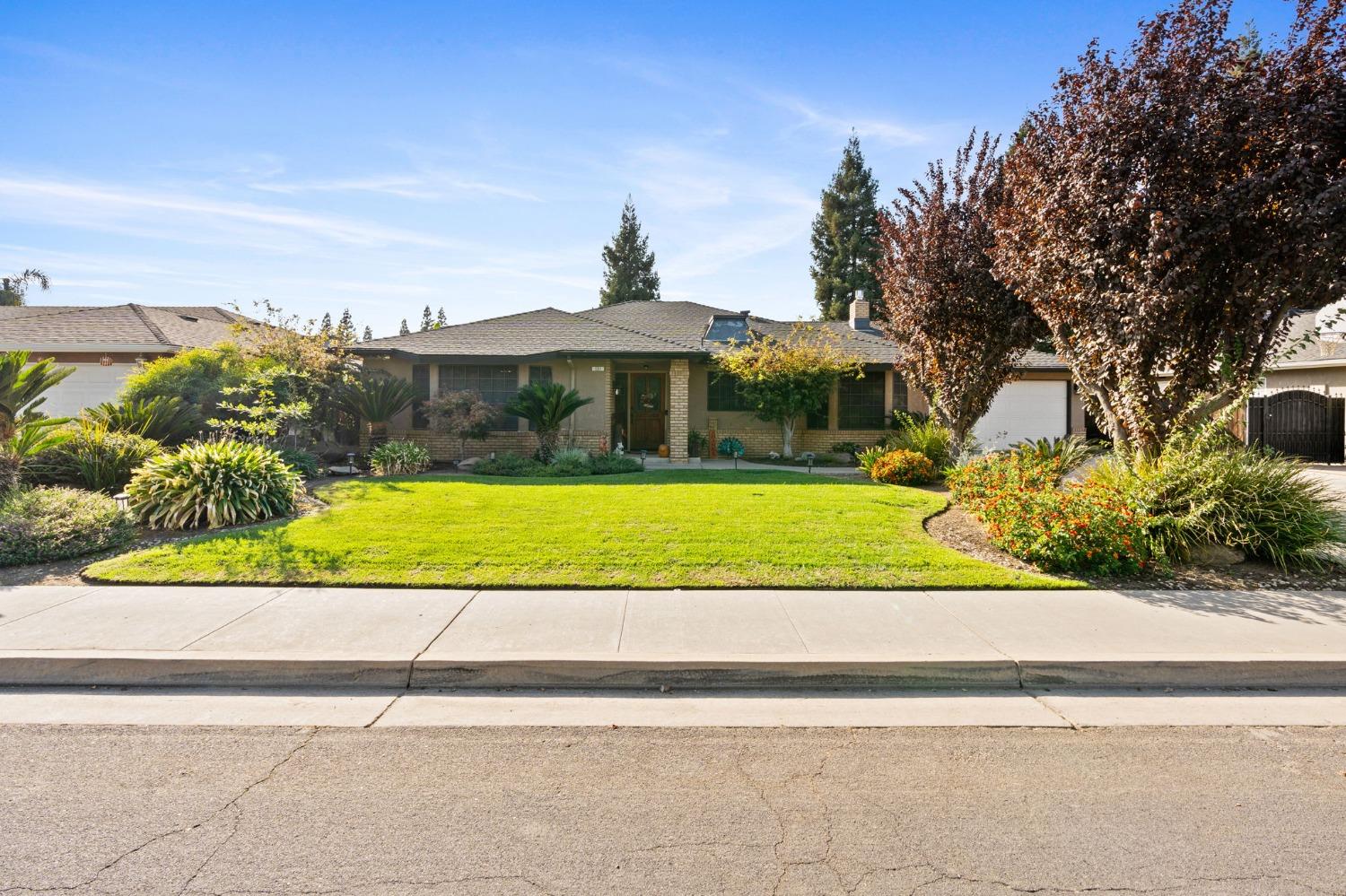 131 Post Avenue Sanger, CA 93657 - Photo 2 of 43