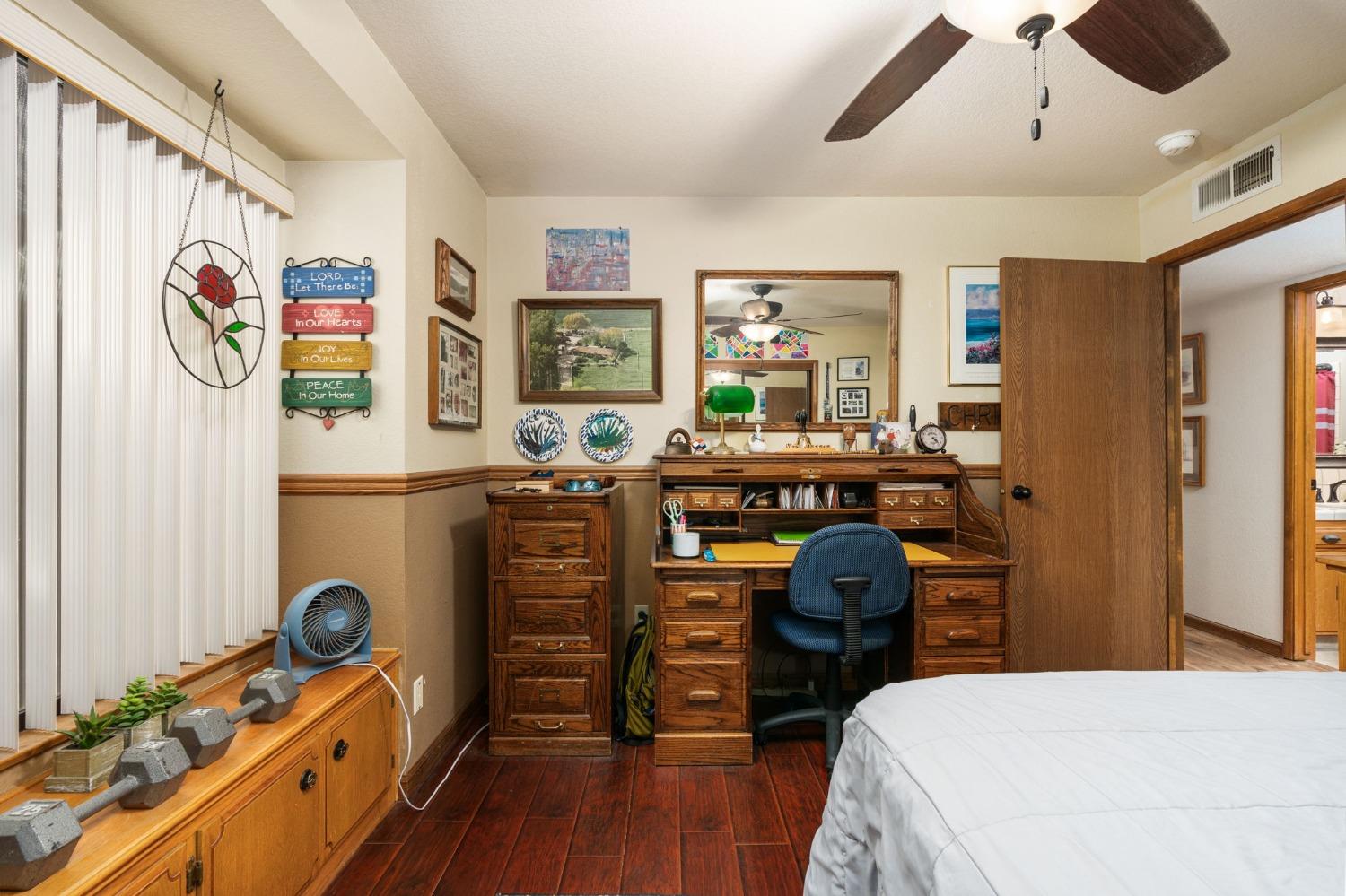 131 Post Avenue Sanger, CA 93657 - Photo 25 of 43