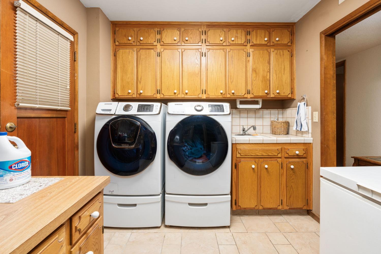 131 Post Avenue Sanger, CA 93657 - Photo 28 of 43