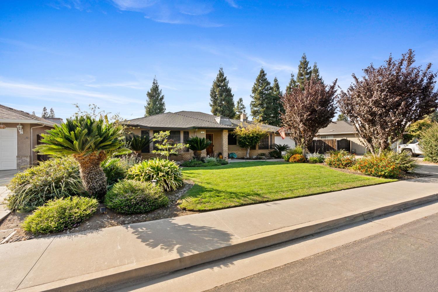 131 Post Avenue Sanger, CA 93657 - Photo 4 of 43