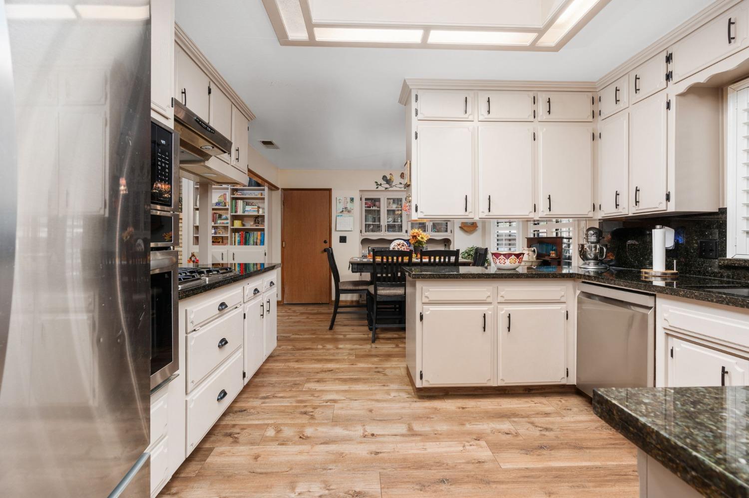 131 Post Avenue Sanger, CA 93657 - Photo 9 of 43