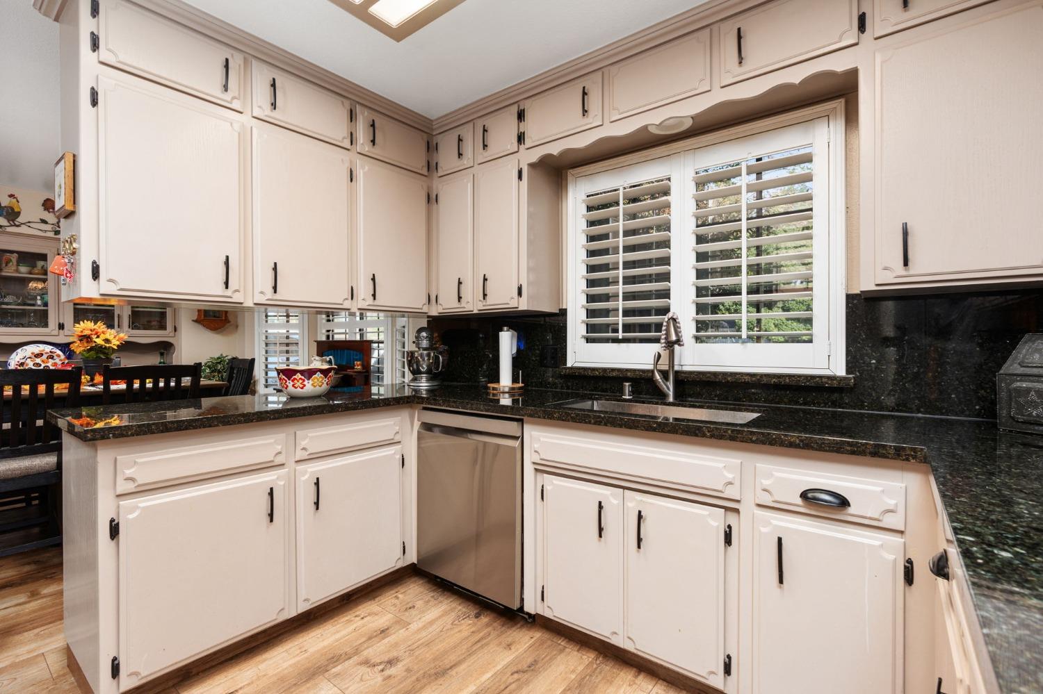 131 Post Avenue Sanger, CA 93657 - Photo 10 of 43