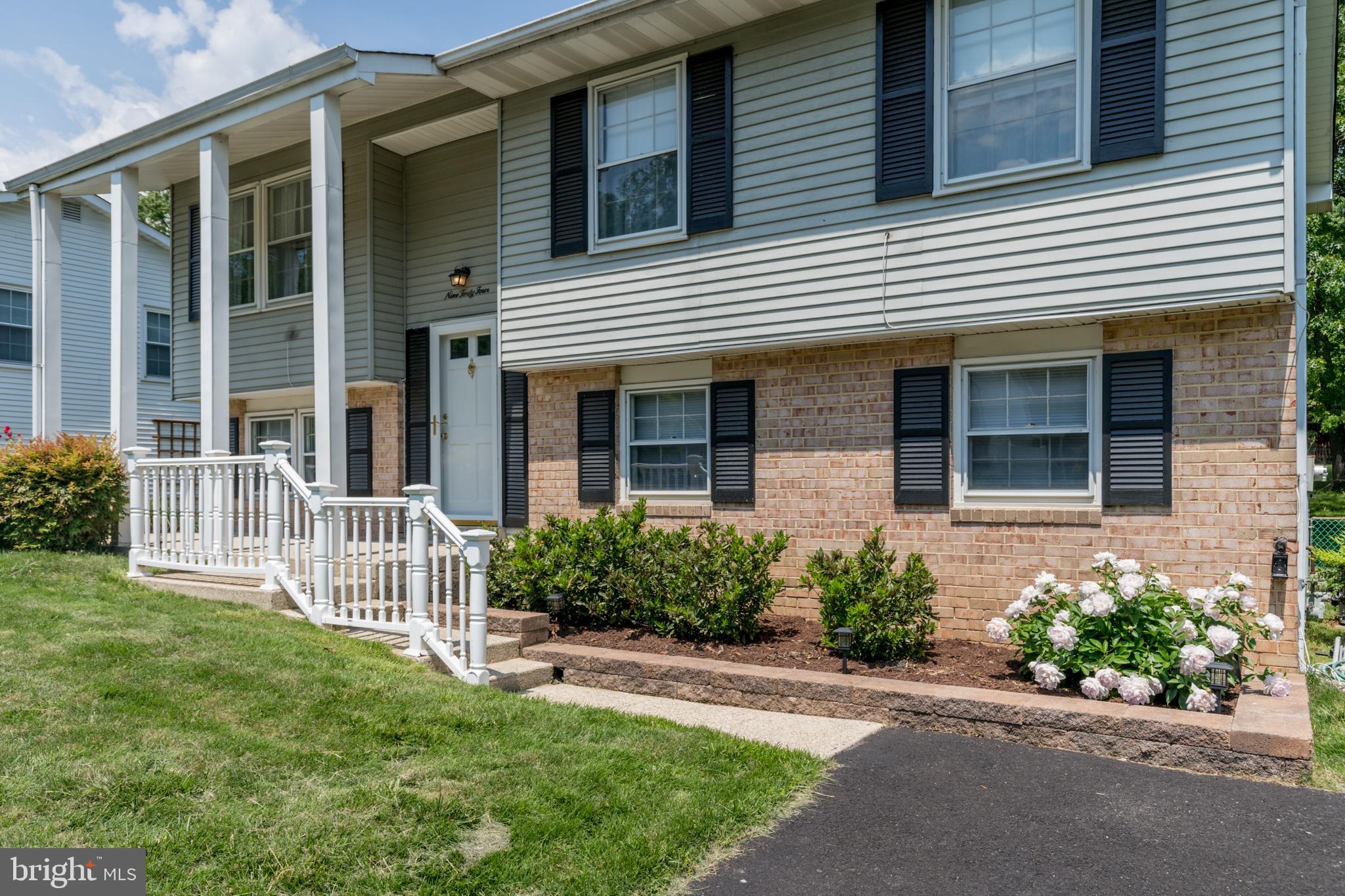 944 Fall Ridge Way Gambrills, MD 21054 - Photo 4 of 24 Front Walkway