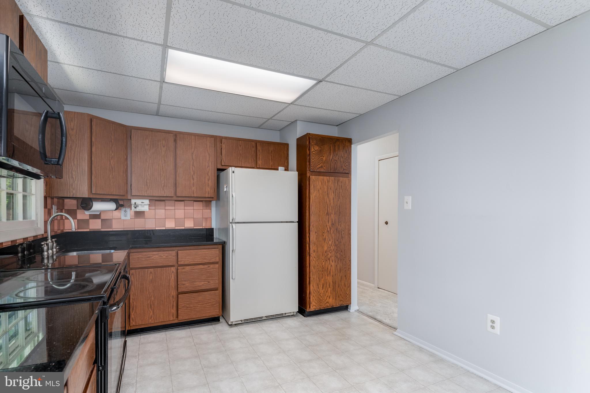 944 Fall Ridge Way Gambrills, MD 21054 - Photo 9 of 24 Kitchen (alt view)