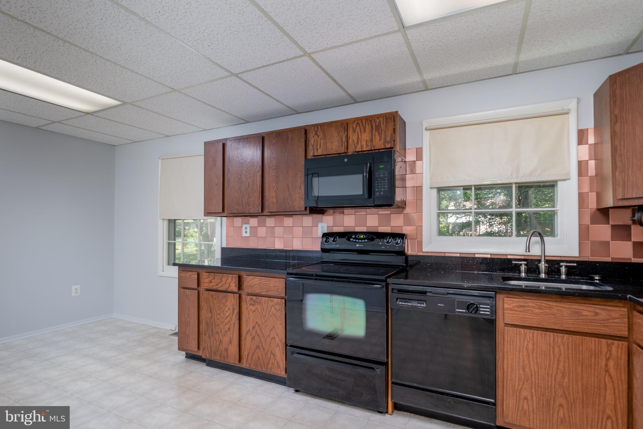 944 Fall Ridge Way Gambrills, MD 21054 - Photo 10 of 24 Kitchen (alt view)
