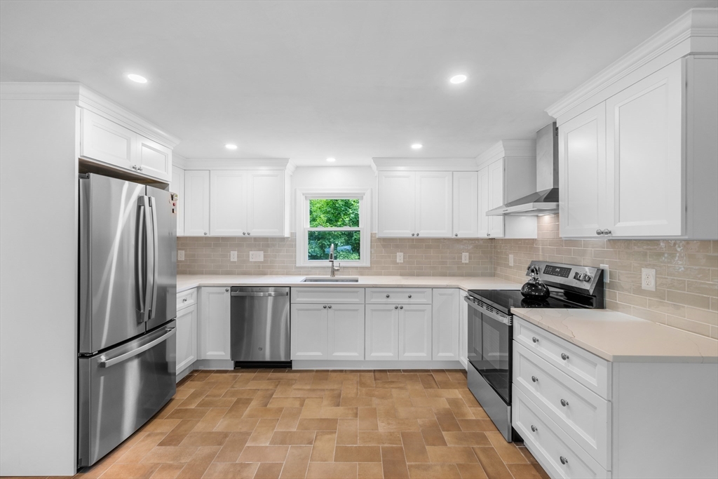 55 Dibble Road Lynn, MA 01904 - Photo 3 of 35